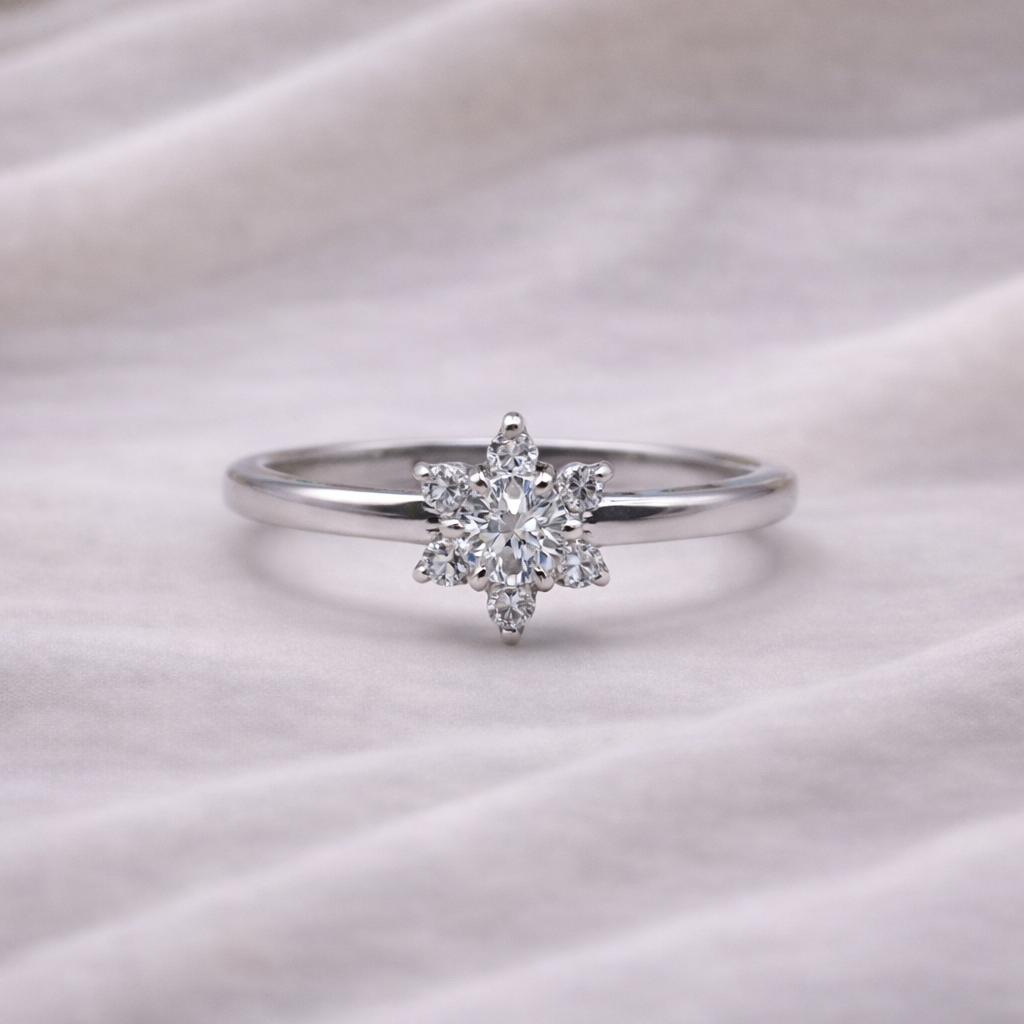 valkokultainen timanttisormus