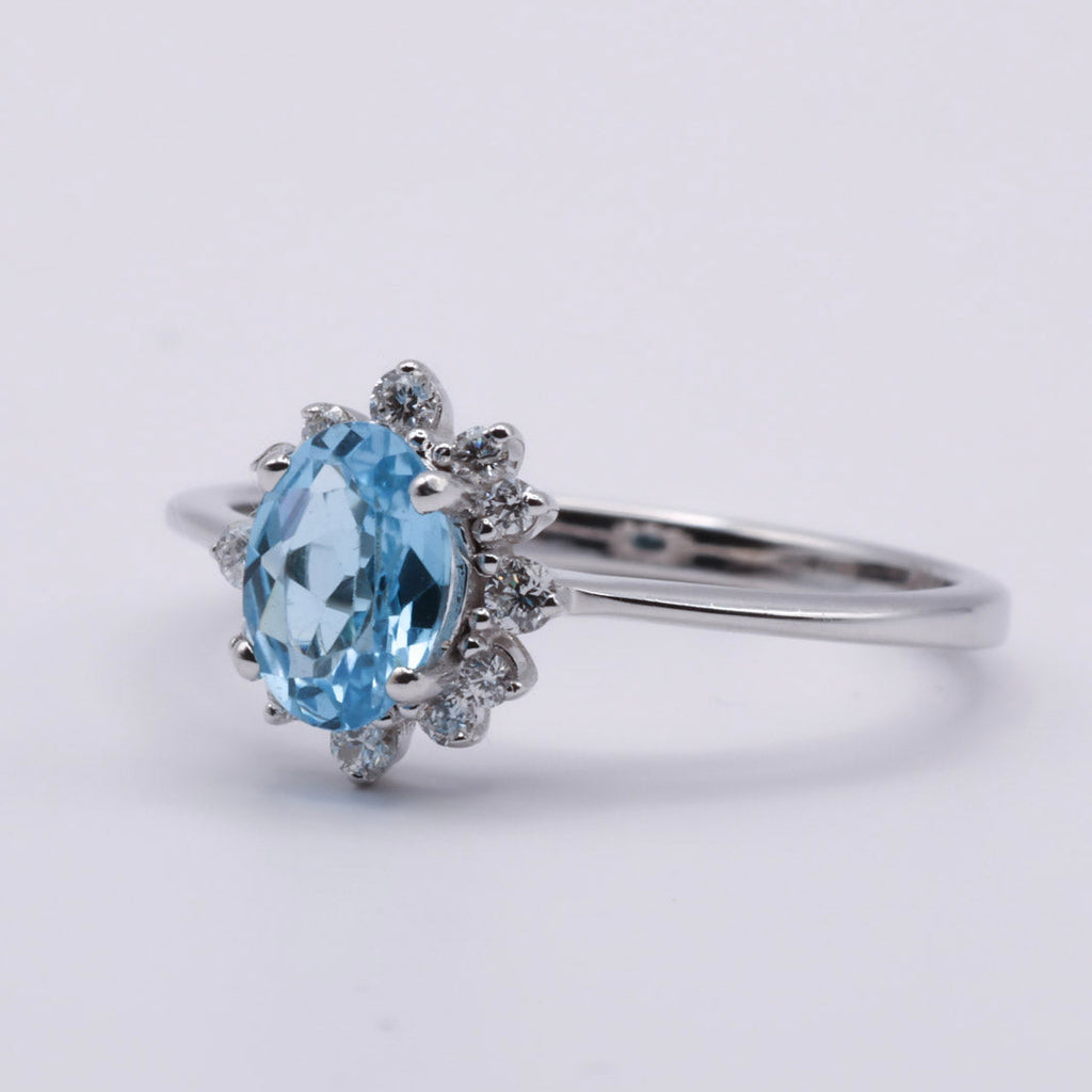 valkokulta - timanttisormus - sininen topaasi