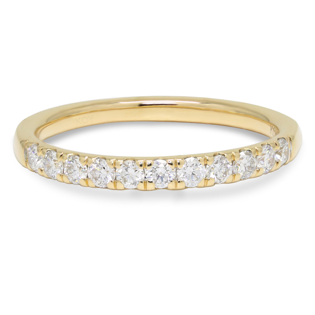 keltakultainen timanttivihkisormus