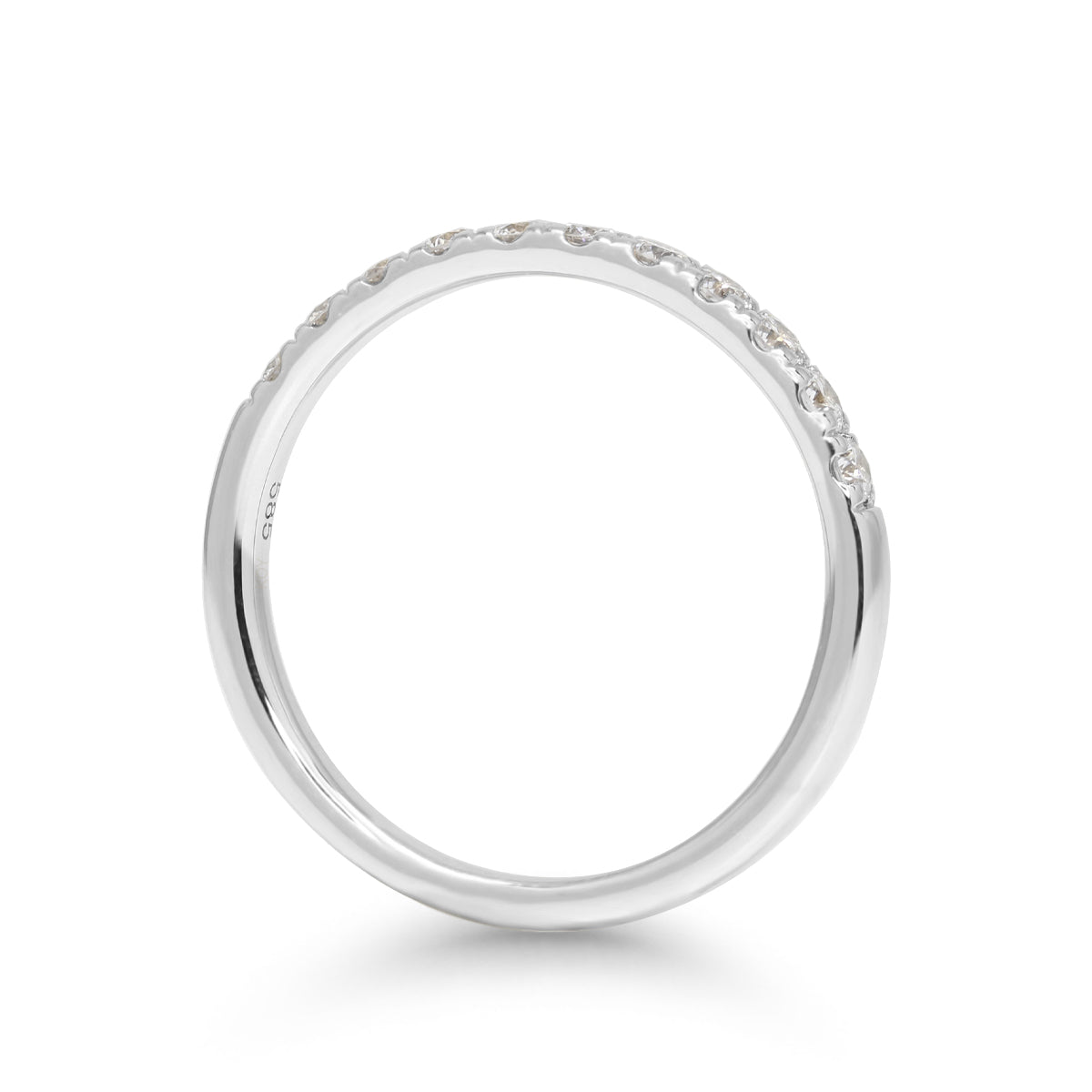 valkokultainen timanttivihkisormus