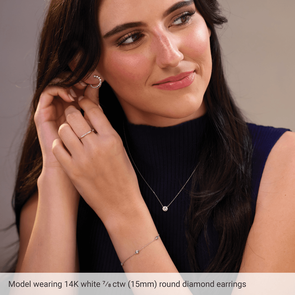 keltakultaiset timanttikorvakorut