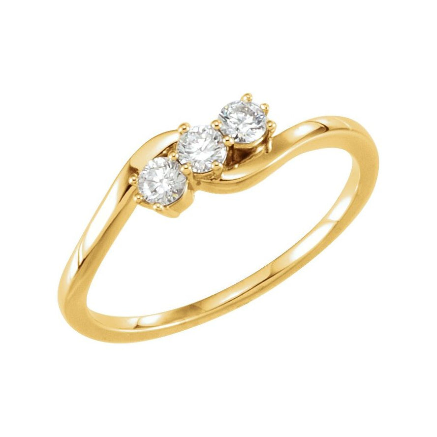 keltakultainen timanttisormus - vihkisormus - laboratoriotimantti - trilogiasormus