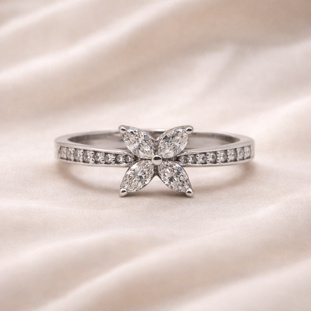 valkokultainen timanttisormus